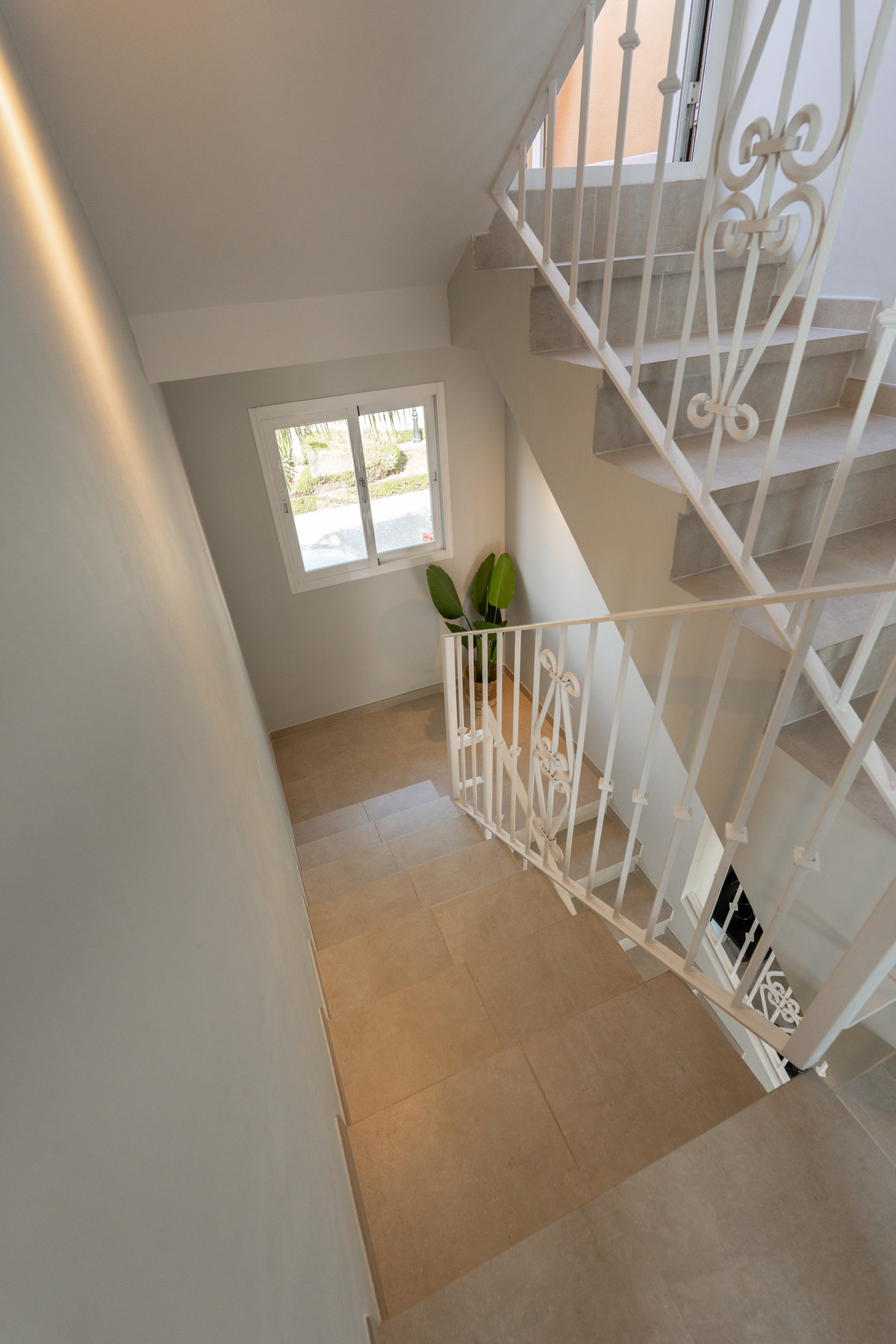 34ec6f6a6d3c2315ca52ee19c2427498 - 42