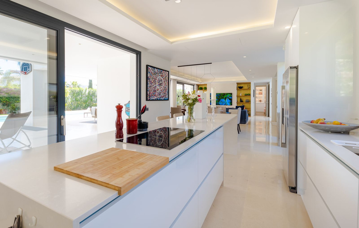 352ca28de7607b045bcf45f8c775d7f0 - 23