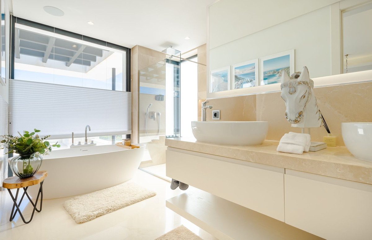 352ca28de7607b045bcf45f8c775d7f0 - 33