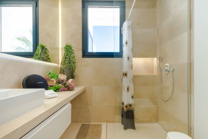 352ca28de7607b045bcf45f8c775d7f0 - 35