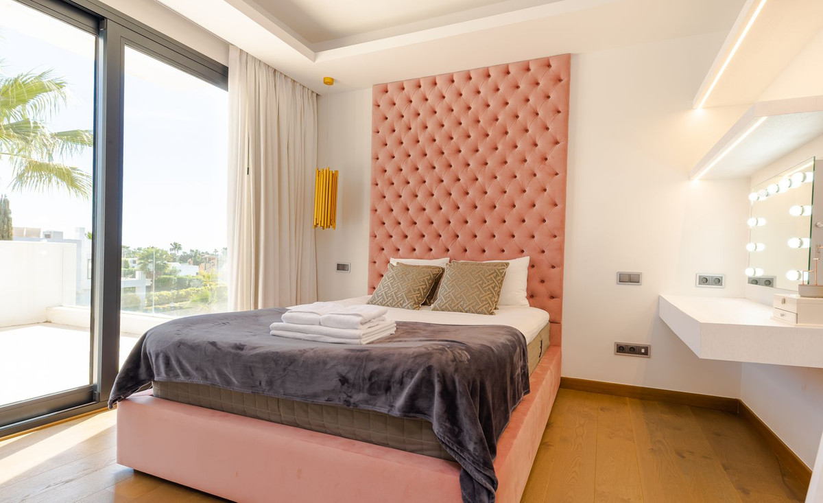 352ca28de7607b045bcf45f8c775d7f0 - 36