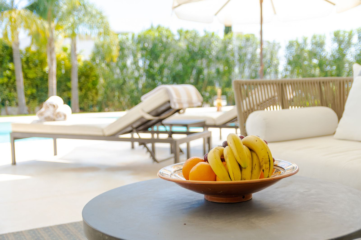 352ca28de7607b045bcf45f8c775d7f0 - 37