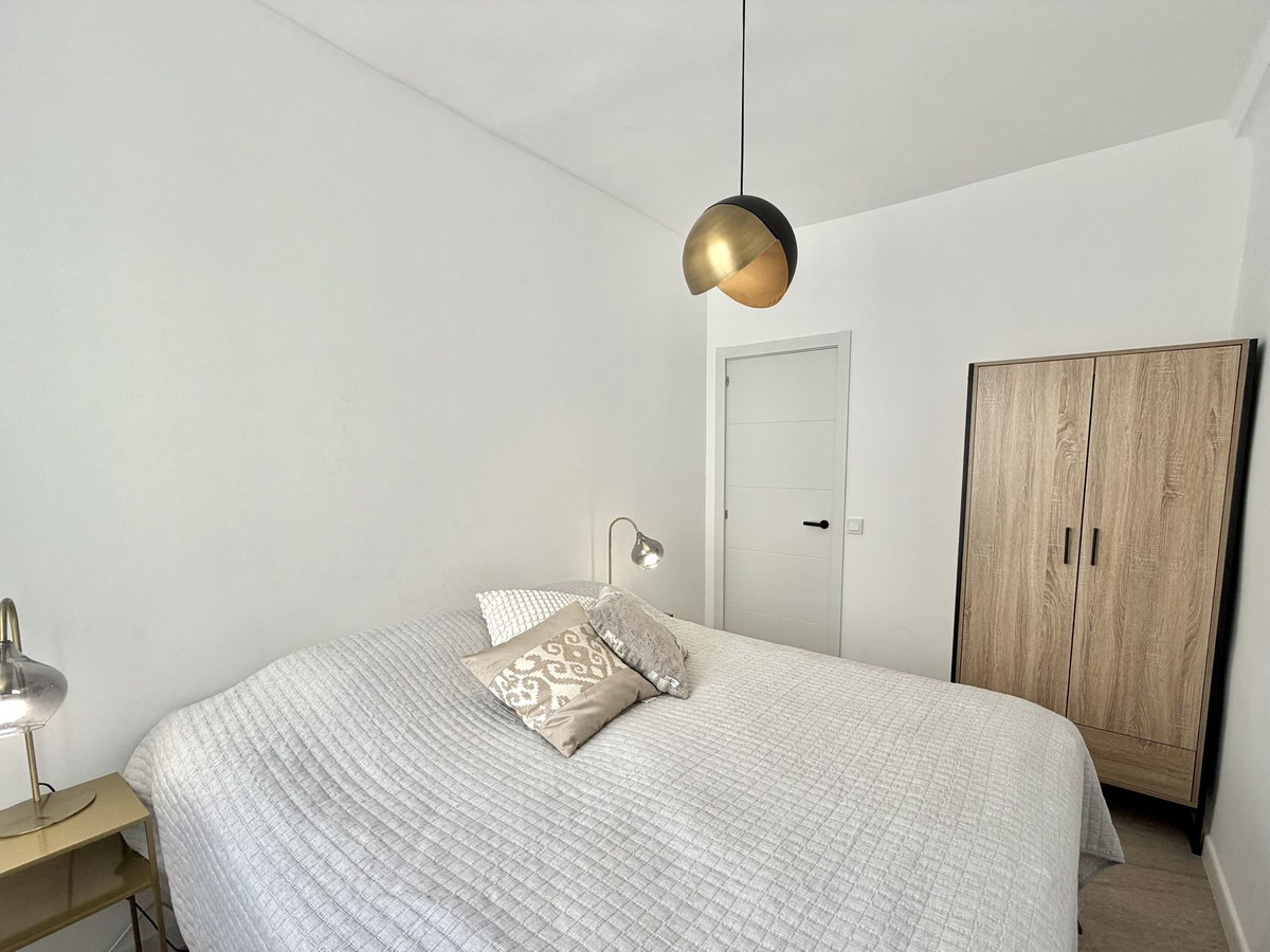 360c2939f7376b31d2dcfba23887f5ce - 12