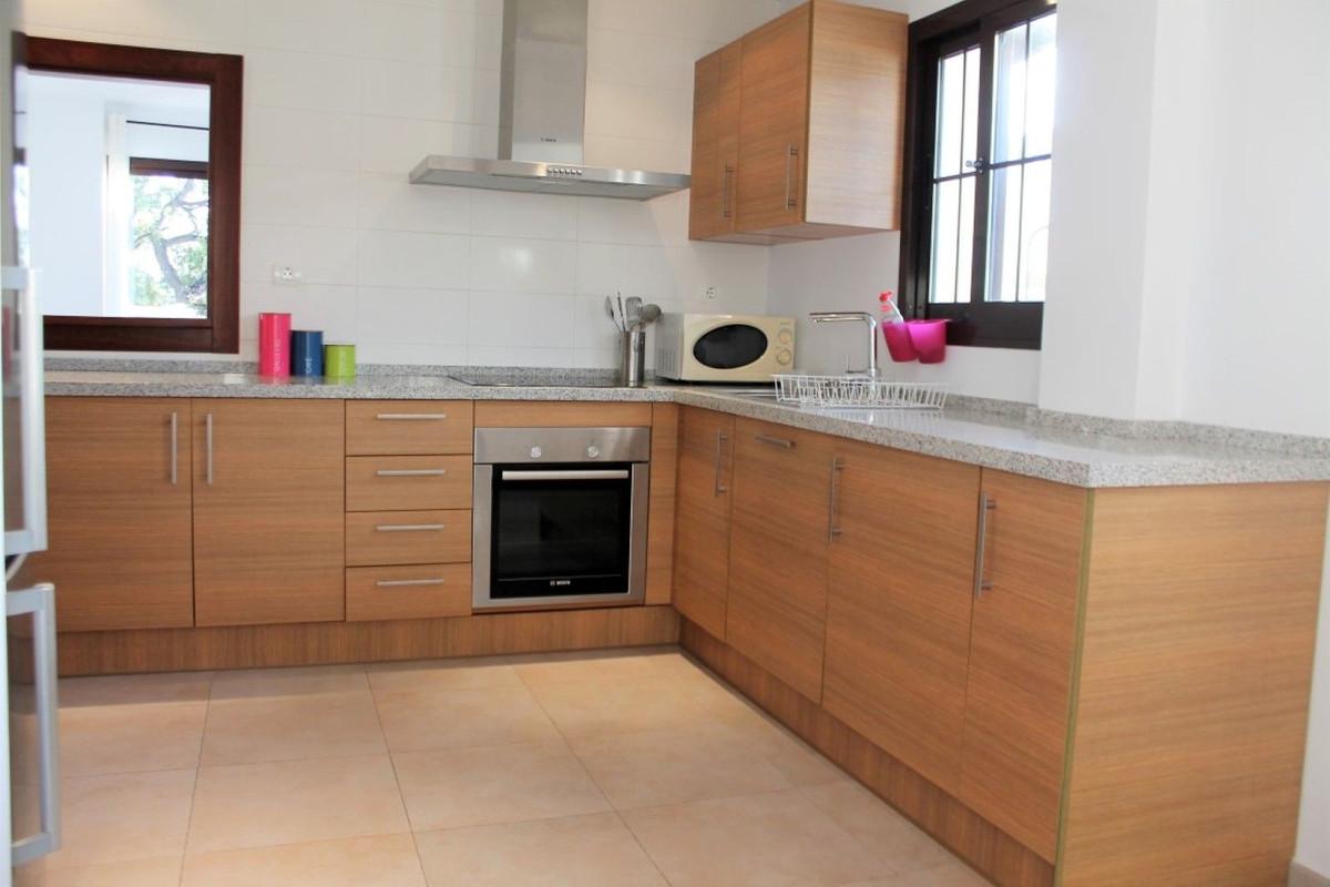 38303d48838bee2c1064d501f725ba2f - 14