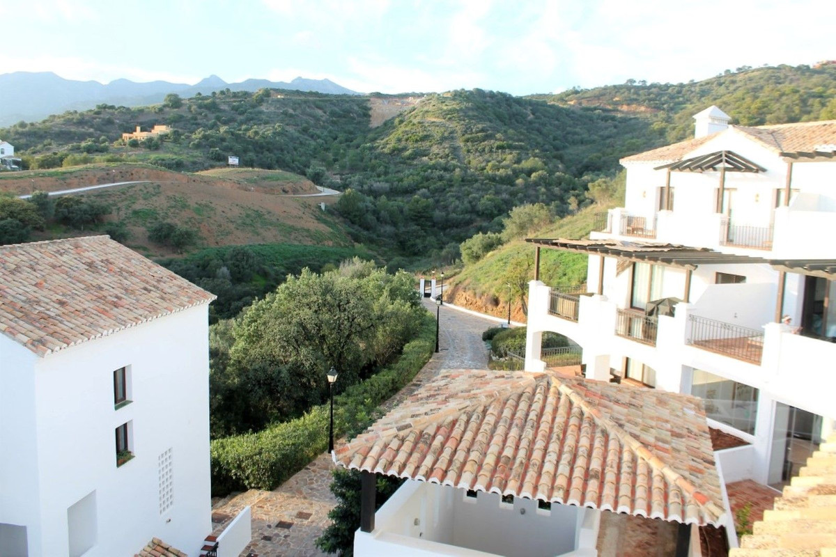 38303d48838bee2c1064d501f725ba2f - 21