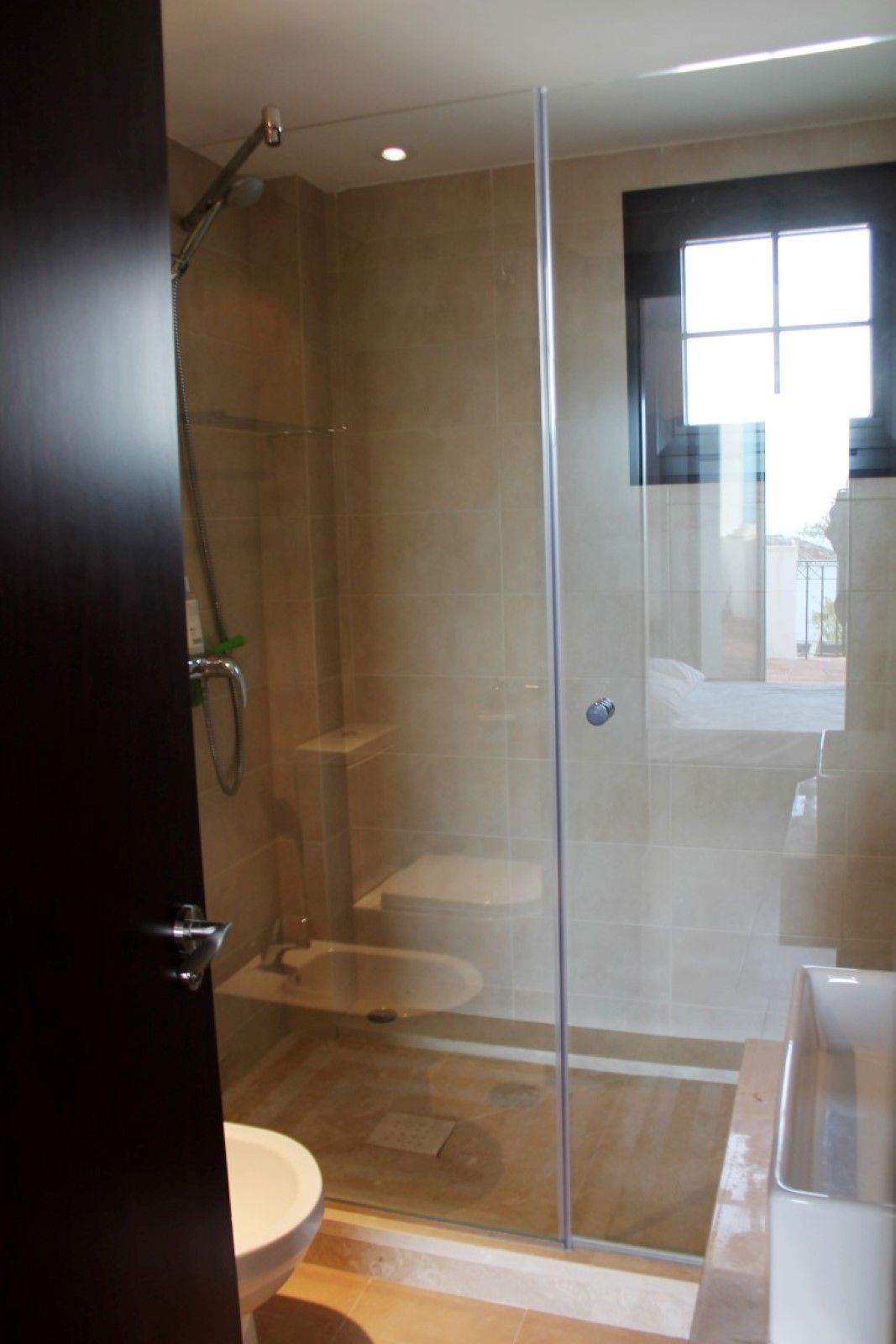 38303d48838bee2c1064d501f725ba2f - 22