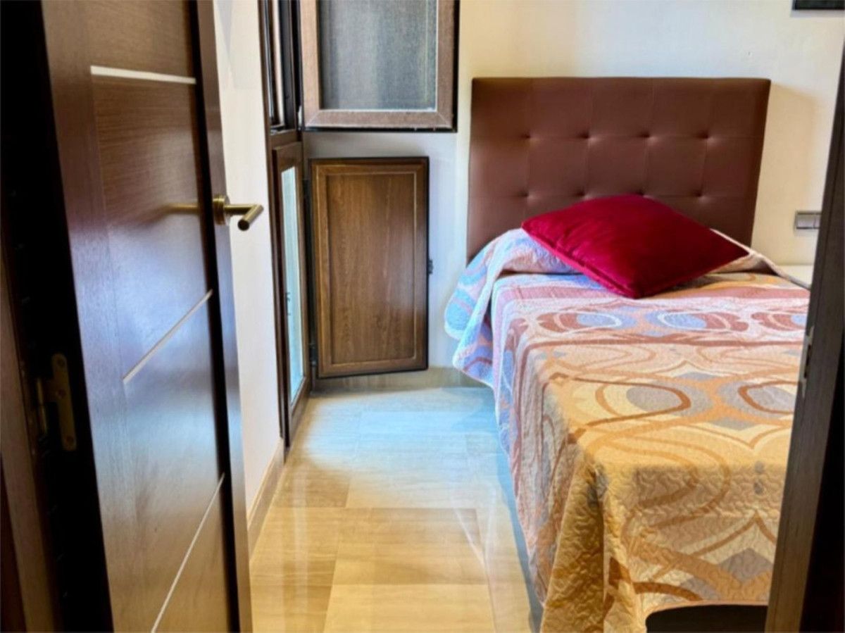 389e33056ab9c774a2b74eba2cf3c81c - 24