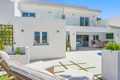 3a5495cf982ee0b8a17f540db86e52ff - 12