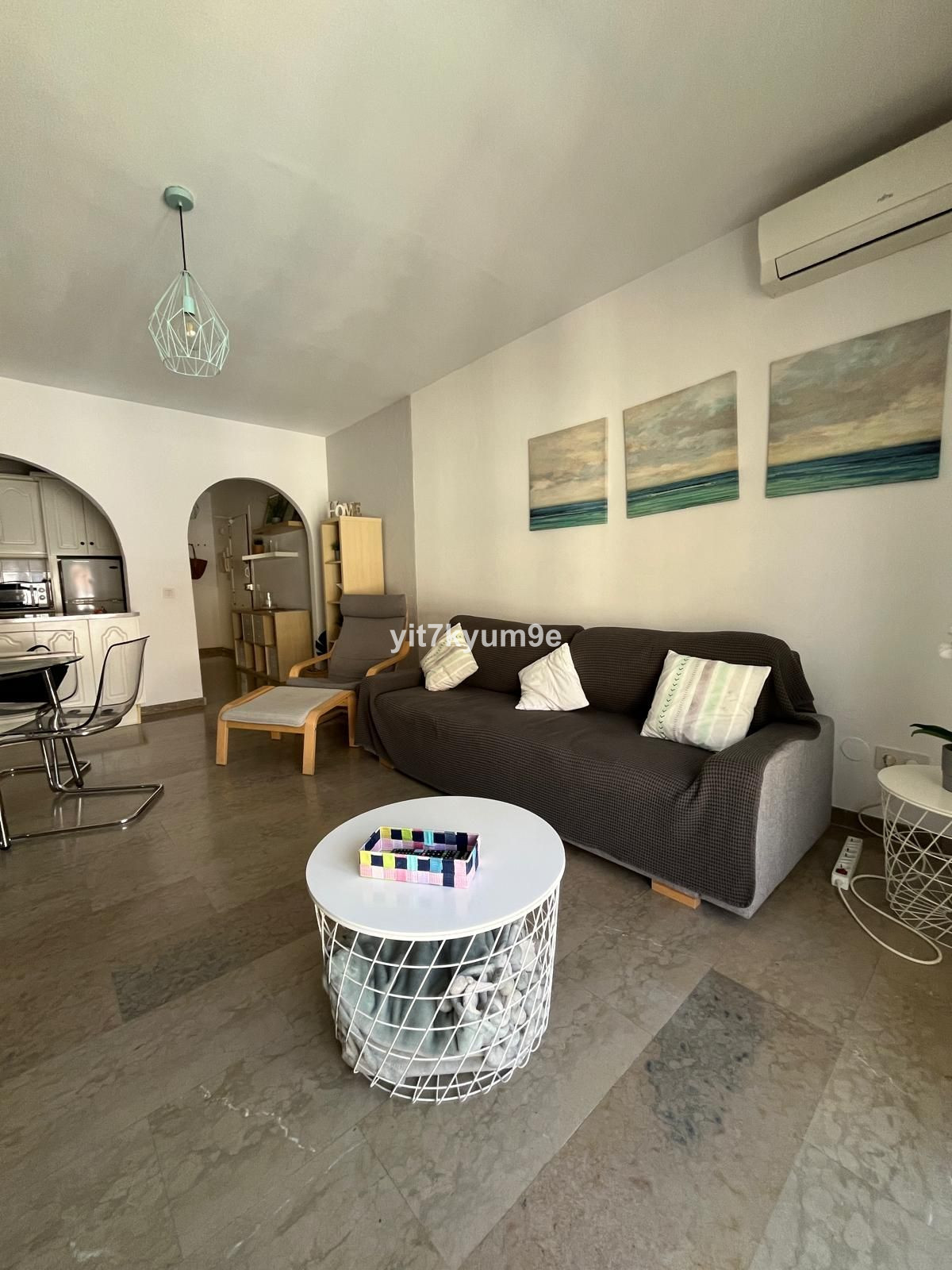 3adb2587e42ee9a94105778a7b467bf4 - 12