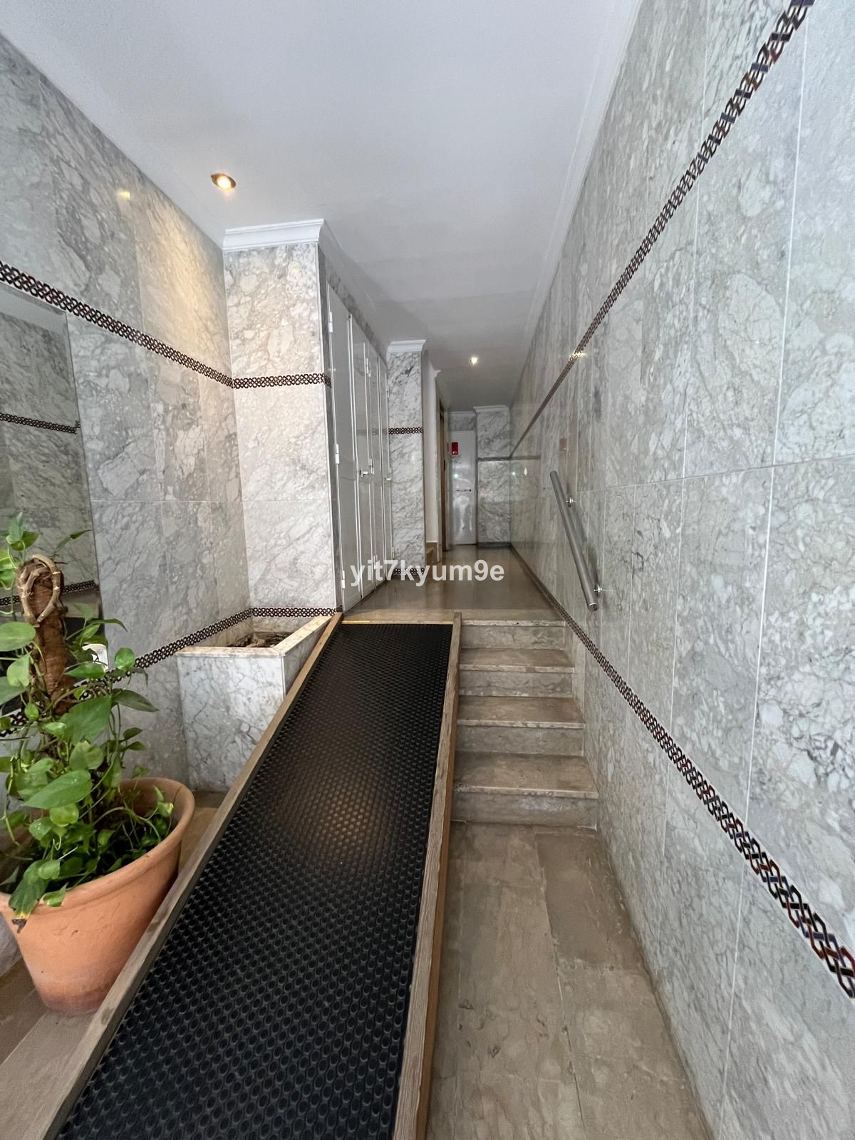 3adb2587e42ee9a94105778a7b467bf4 - 33