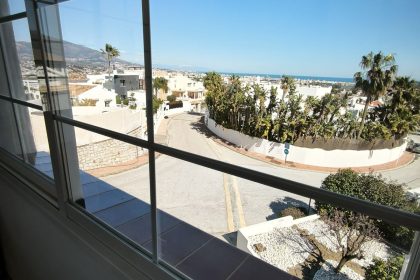 3b31b3b7a3a05da3bcb6be6a472c1885 - 40