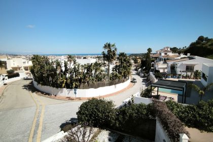 3b31b3b7a3a05da3bcb6be6a472c1885 - 53