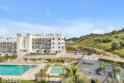 3c52ae75b2a3bb0183994efb3d368624 - 32