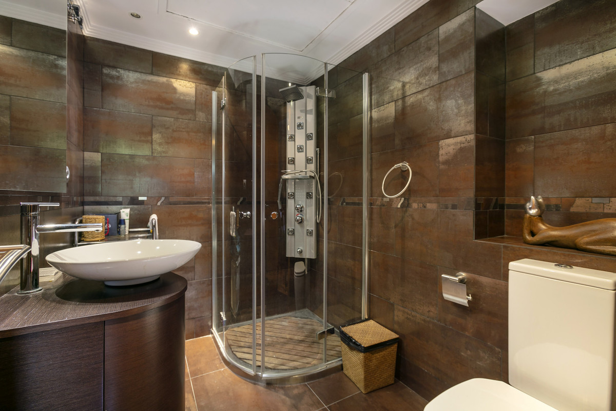 3c7979cbd4ccfaa350ff93b5ee7bb4cc - 21