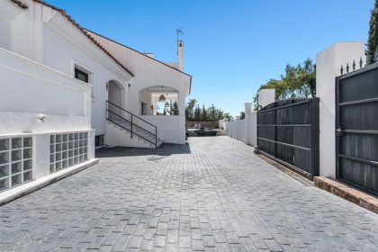 3ca053d633aa6e8bd7b58cbd46652024 - 10