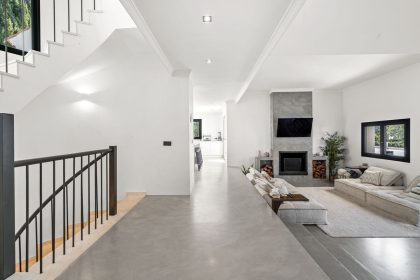 3ca053d633aa6e8bd7b58cbd46652024 - 12