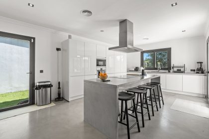 3ca053d633aa6e8bd7b58cbd46652024 - 16