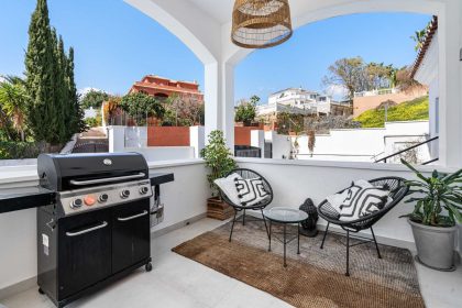 3ca053d633aa6e8bd7b58cbd46652024 - 22