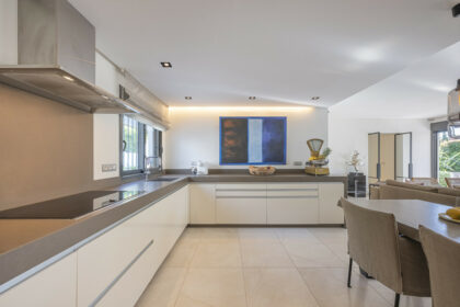 3d139f9e3e9f8c1511490185e2ea855a - 21