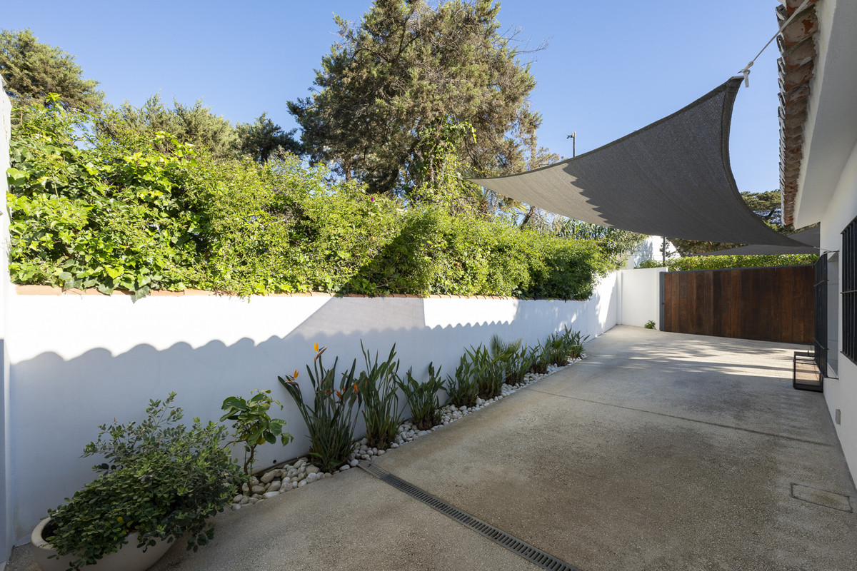 3d139f9e3e9f8c1511490185e2ea855a - 30