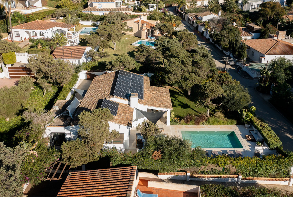 3d139f9e3e9f8c1511490185e2ea855a - 32