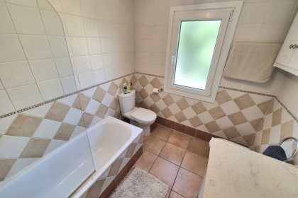 3dad25efbb2e8c41a6731eeb3ce4b913 - 28