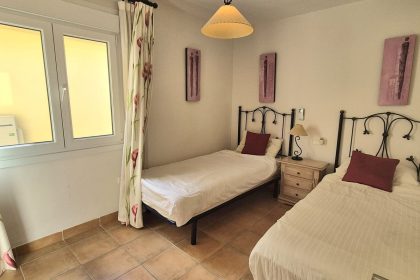 3dad25efbb2e8c41a6731eeb3ce4b913 - 36