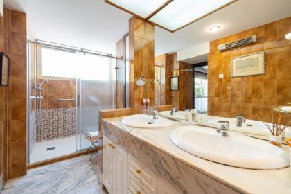 3e4f85ca5f41dd99137fbf17c47e5751 - 17