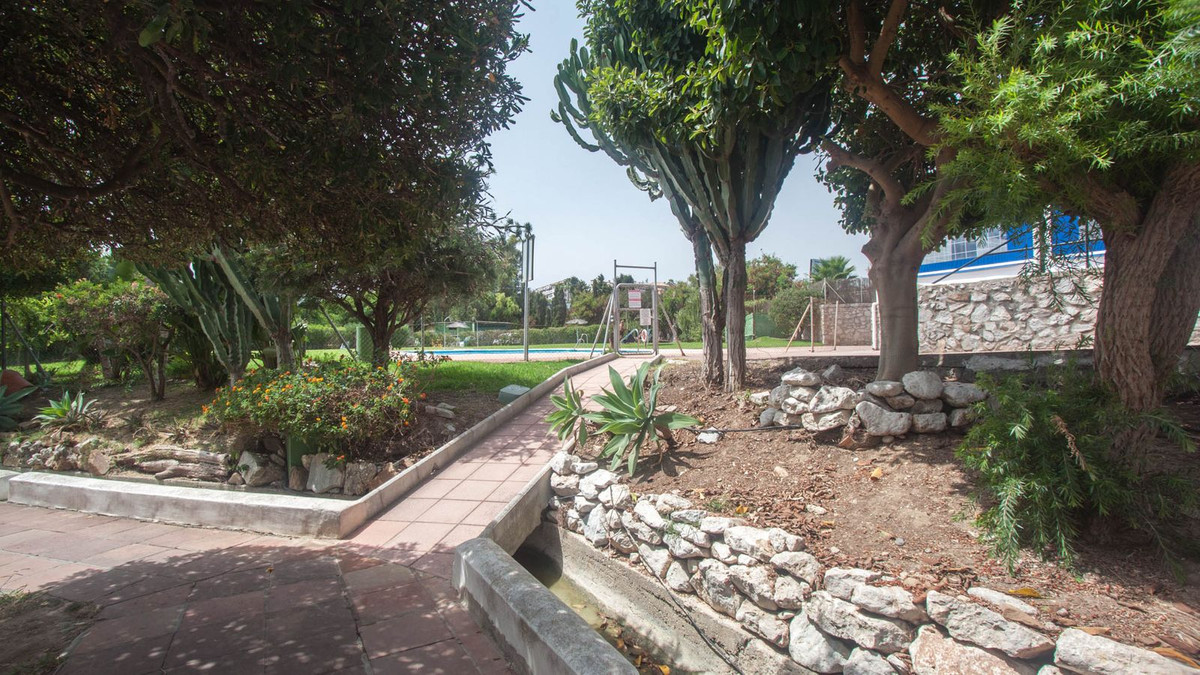 3ee6cf88156d830503c21ba90fa713d8 - 16