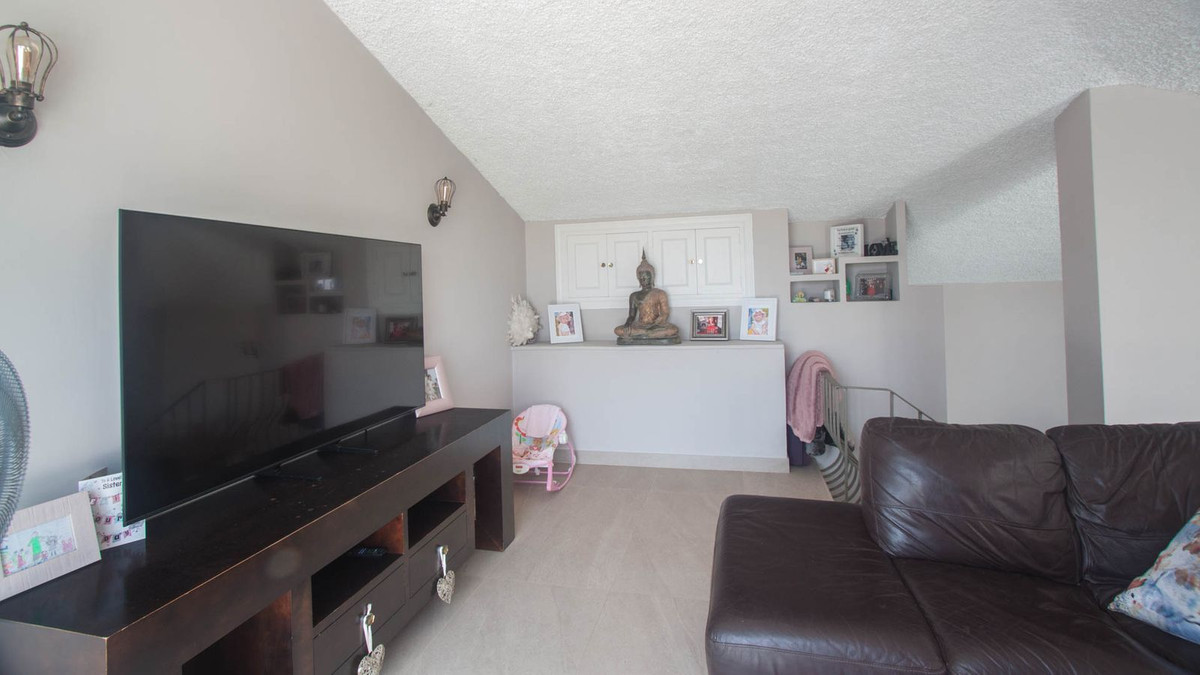 3ee6cf88156d830503c21ba90fa713d8 - 23