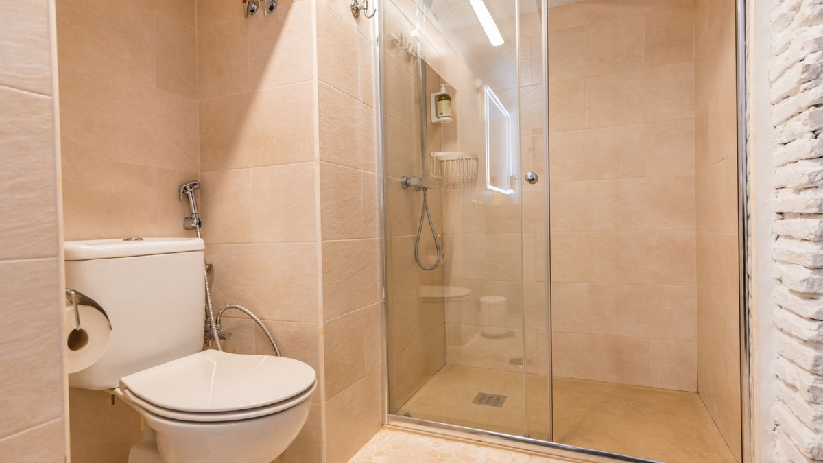 3fd518d66640170b1bfc0c81bbb0cde2 - 15