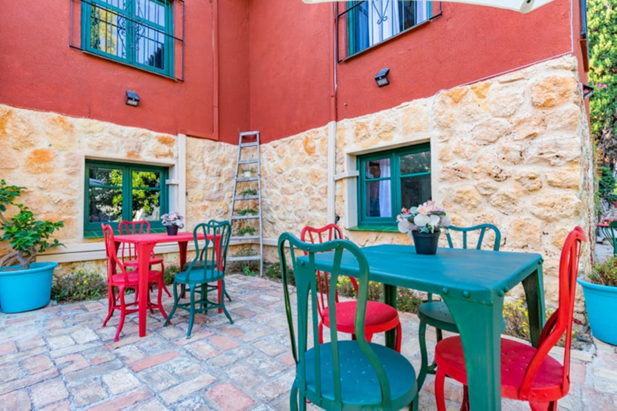 3fd518d66640170b1bfc0c81bbb0cde2 - 18