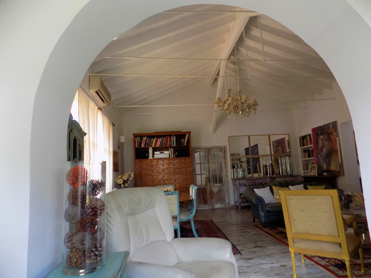 3fd518d66640170b1bfc0c81bbb0cde2 - 21