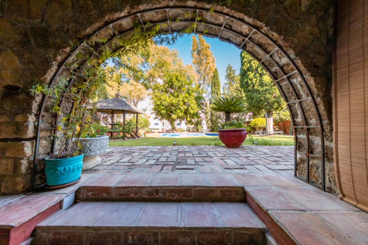 3fd518d66640170b1bfc0c81bbb0cde2 - 27