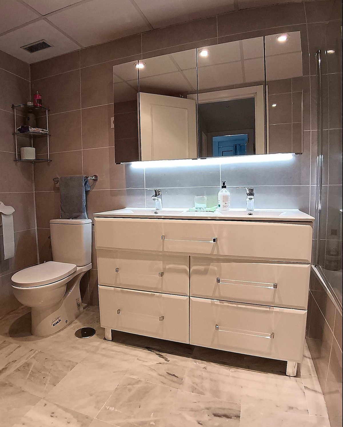 41801b25ef147bafcc9238ce0173818d - 13