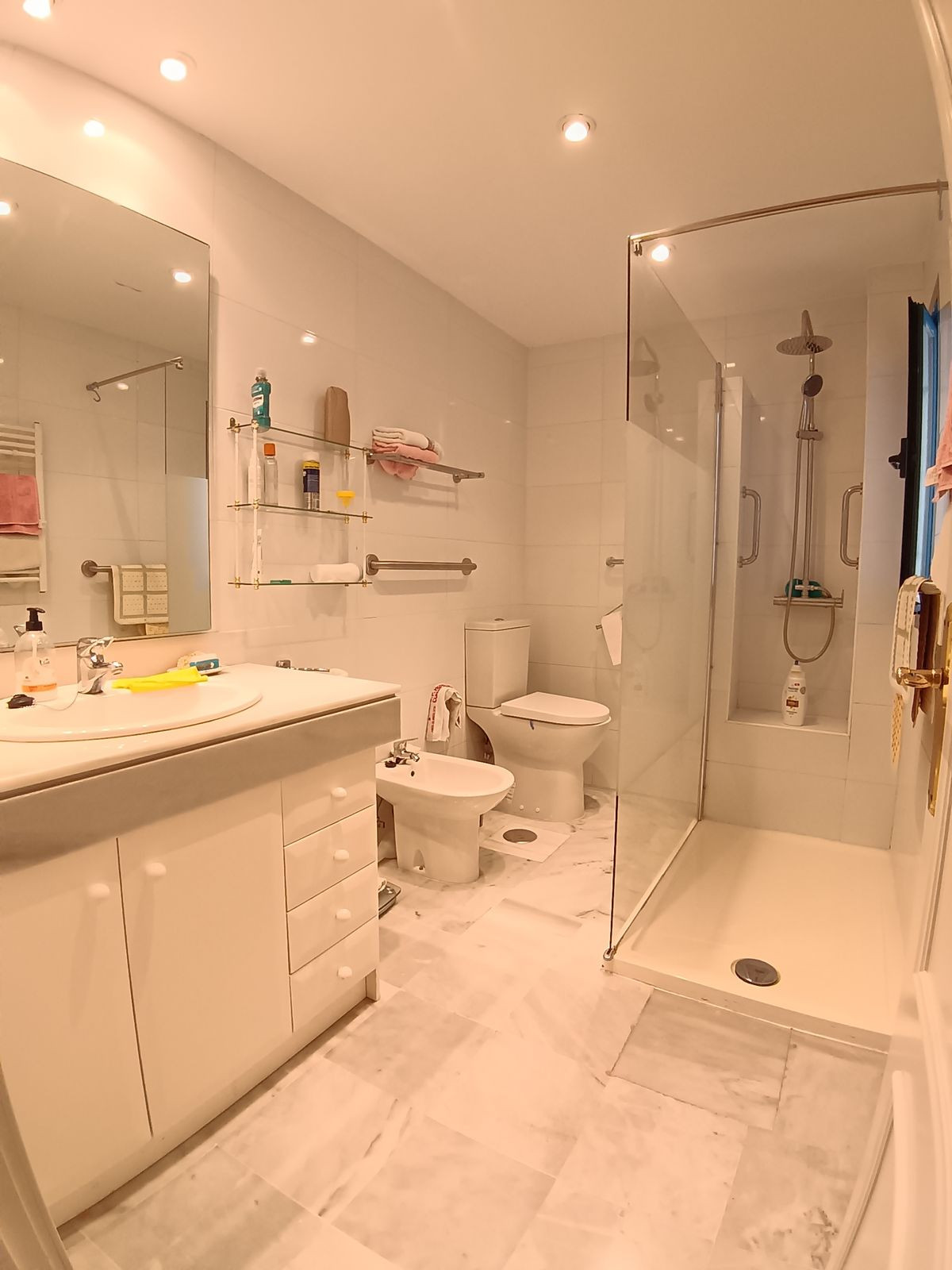 41801b25ef147bafcc9238ce0173818d - 15