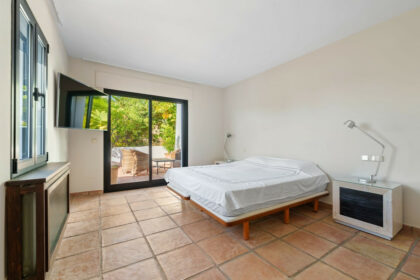 41ce0ac3eb34ad50bb396f1ed40f8222 - 10