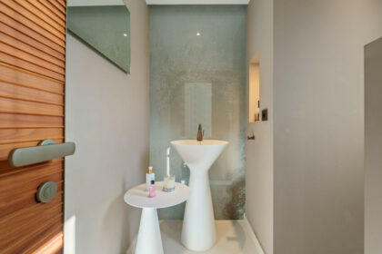 41ce0ac3eb34ad50bb396f1ed40f8222 - 21