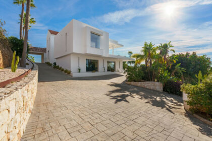 41ce0ac3eb34ad50bb396f1ed40f8222 - 23