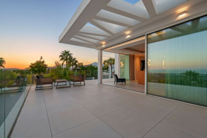 41ce0ac3eb34ad50bb396f1ed40f8222 - 70