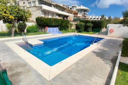 41e4f1920e4b6b6732e0dd86053e4f63 - 33