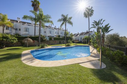 4247fdc17664d4956a1286853b10cc15 - 28