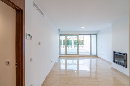 43174b955278bfb2b2b5bc2ed603154f - 2