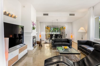 432b7c76877a3a895e4388a4a31fb2bd - 11