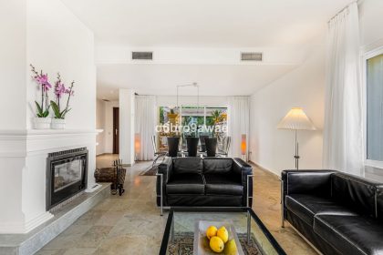 432b7c76877a3a895e4388a4a31fb2bd - 12