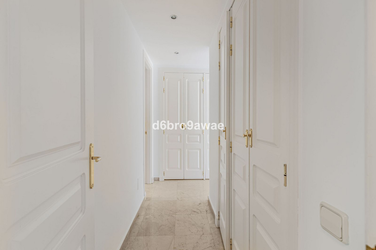 432b7c76877a3a895e4388a4a31fb2bd - 18