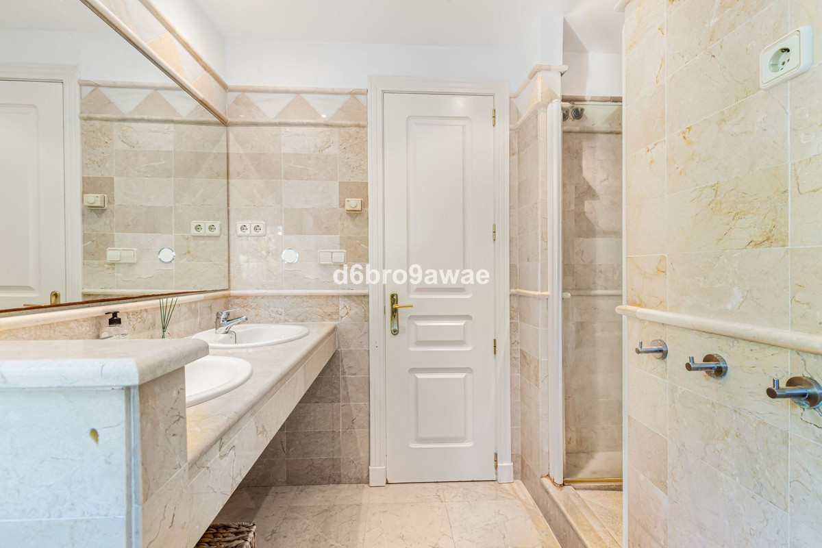 432b7c76877a3a895e4388a4a31fb2bd - 23