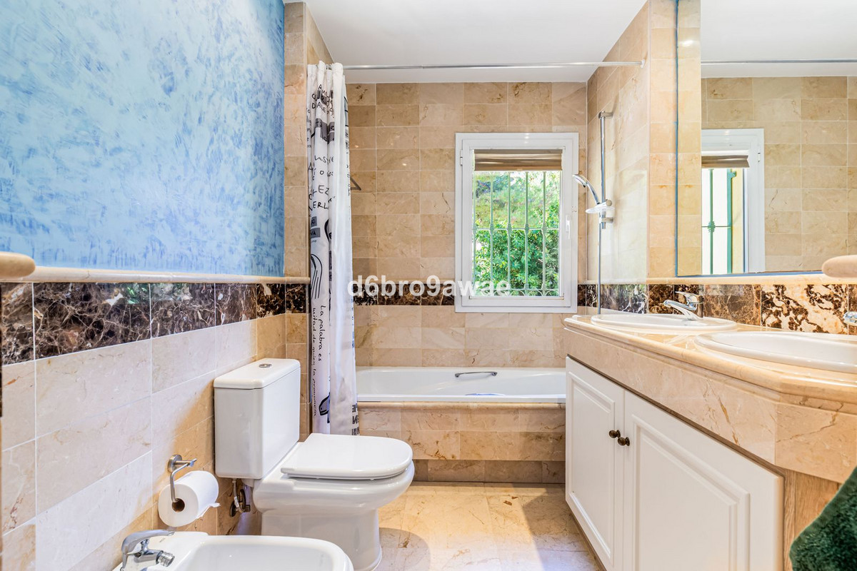 432b7c76877a3a895e4388a4a31fb2bd - 24