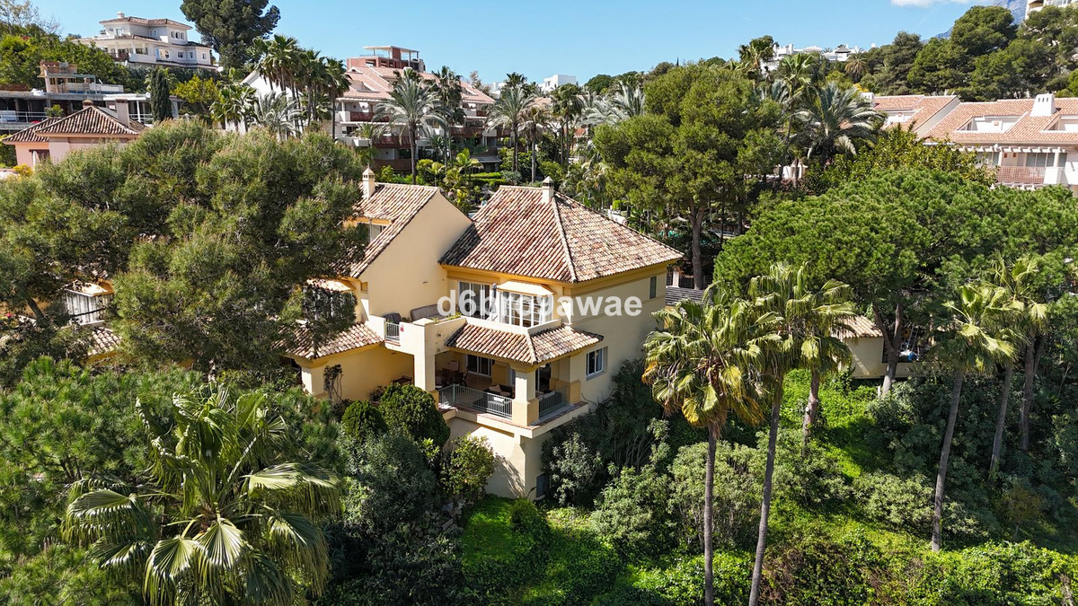 432b7c76877a3a895e4388a4a31fb2bd - 35