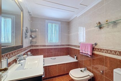 432fd46884cd6b72ef18003ab5ff0909 - 23